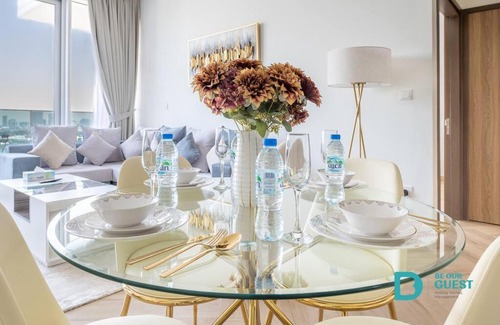 Bur Dubai Apartment | Elegant One Bedroom Apartment in Wasl 1 Residence