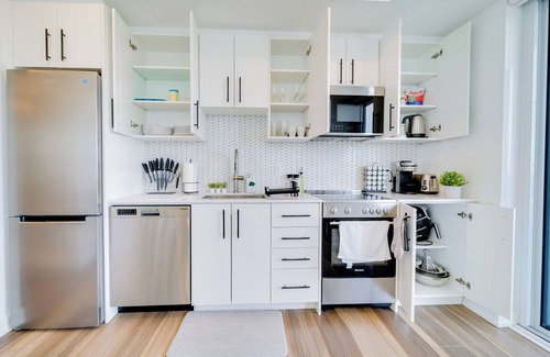 Kitchener Condo | Elegant Open-Concept Condo in Downtown Kitchener-Waterloo
