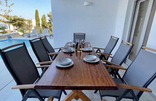 Logaras Villa | Elegant Paros Villa | Villa Nefeli | 4 Bedrooms | Private Pool | Prime Location.