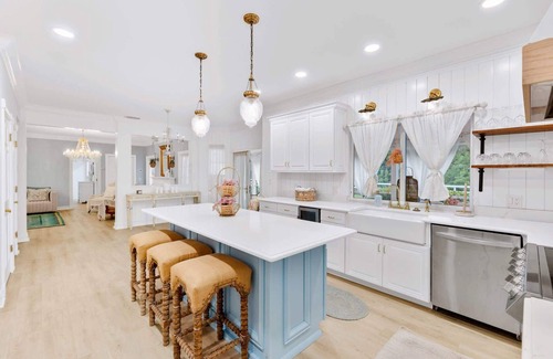 Biggar House | ELEGANT, PRIVATE, OLD SOUTH FLORIDA ESTATE, NEW SLEEPS 18 TO 20 LARGE FAMILIES,