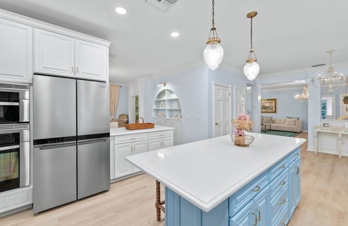 Biggar House | ELEGANT, PRIVATE, OLD SOUTH FLORIDA ESTATE, NEW SLEEPS 18 TO 20 LARGE FAMILIES,