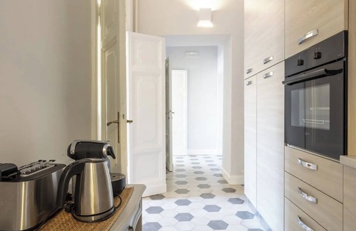 Rome City Centre Apartment | Elegant Roman Apartment with Rooftop Access & Landmark Views