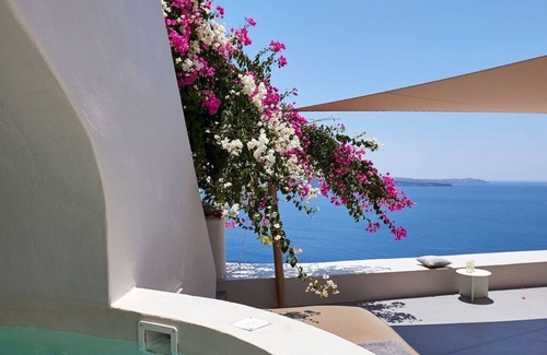 Oia Villa | Elegant Santorini House | 3 Bedroom Villa | Caldera View-Outdoor Hot Tub | Oia