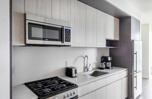 South Loop Apartment | Elegant South Loop 1BR w/Pool, BBQ & Gym, nr Grant Park, by Blueground