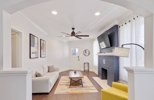 St. Louis House | Elegant, Spacious, Modern. Extended stays welcome