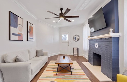 St. Louis House | Elegant, Spacious, Modern. Extended stays welcome