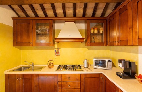 Monte San Martino Apartment | Elegant Stone House w/Pool