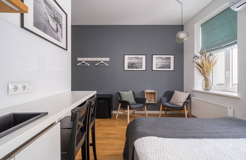 Centrs Apartment | Elegant Studio with A/C, elevator, yard view and 9 min walk to Old town