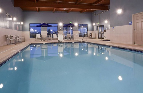 Golden Valley House | Elegant Suite! Designed for Your Comfort!