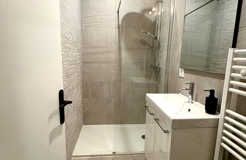 Chartrons Apartment | Elegant T3 in Chartrons