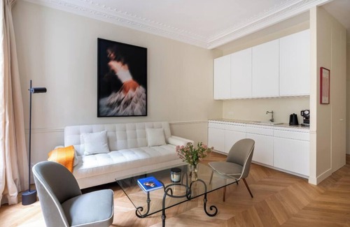 Quartier Saint-Georges Apartment | Elegant & Tranquil 1BD Parisian Apartment, Pigalle