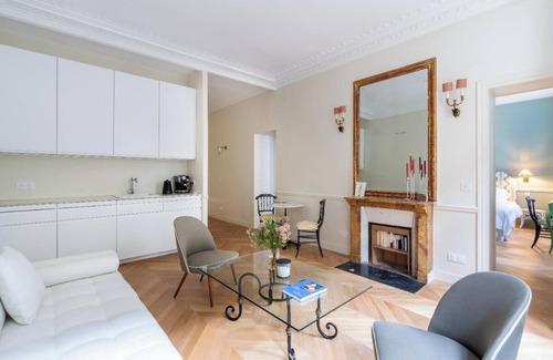 Quartier Saint-Georges Apartment | Elegant & Tranquil 1BD Parisian Apartment, Pigalle