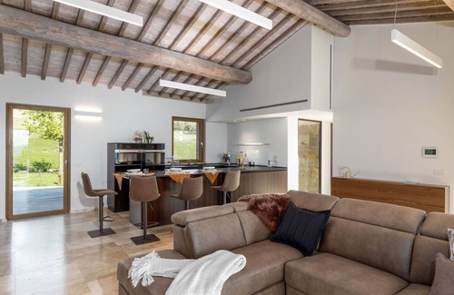 Volterra Villa | Elegant Tuscan Villa with Pool
