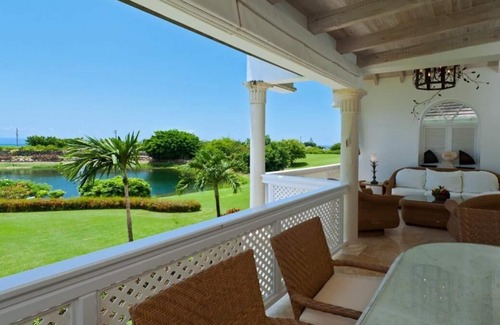 Westmoreland Apartment | Elegant Two Storey, Two Bedroom Townhouse