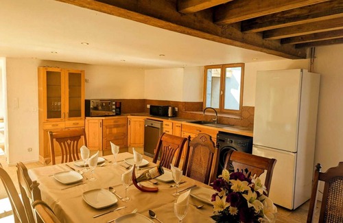 Sigoules Villa | Elegant Vineyard Villa w/Pool, Hot Tub, Cinema & Games Room – Near Bergerac