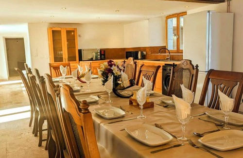 Sigoules Villa | Elegant Vineyard Villa w/Pool, Hot Tub, Cinema & Games Room – Near Bergerac