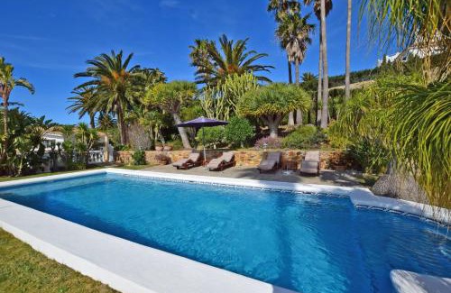 Atlanterra Apartment | Elegant viIIa with panoramic views