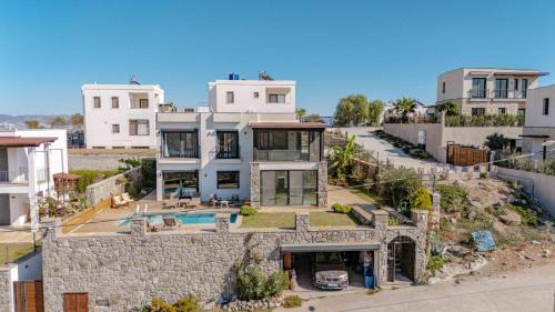 Dagbelen Villa | Elegant Villa Private Pool & Stunning Views