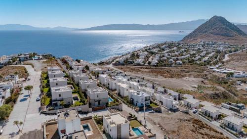 Dagbelen Villa | Elegant Villa Private Pool & Stunning Views