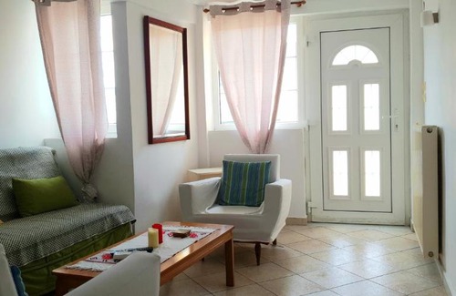 Kavala House | Elegant villa up to the port