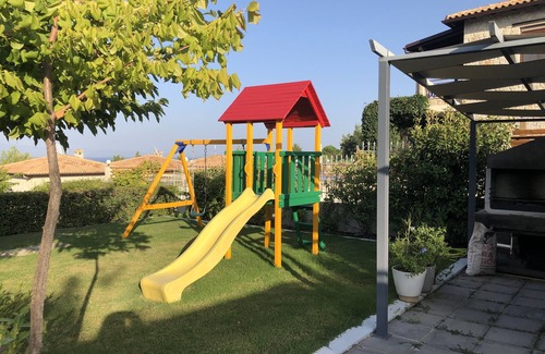 Kriopigi Villa | Elegant Villa With Shared Pool/8min From the Beach