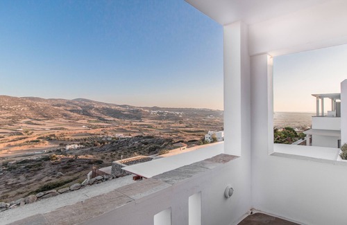 Naxos Town Villa | ELEGANT VILLAS WITH PANORAMIC VIEW