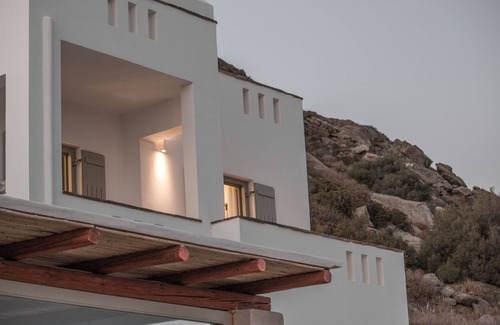 Naxos Town Villa | ELEGANT VILLAS WITH PANORAMIC VIEW