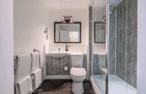 Ipswich Hotel | Elegant Waterfront Stay with Indoor Pool and Spa Access