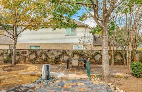 George Bush Park/Eldridge House | Elegant westside home with fenced yard, patio, chef's kitchen, washer/dryer & AC