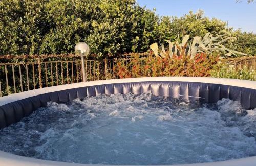 Perdifumo Villa | Elegante villa panoramica con giardino e idromassaggio a 10 minuti dal mare