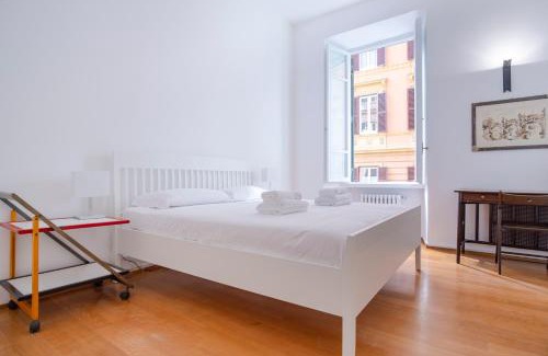 Trastevere Apartment | Elegantis Ten windows on Trastevere