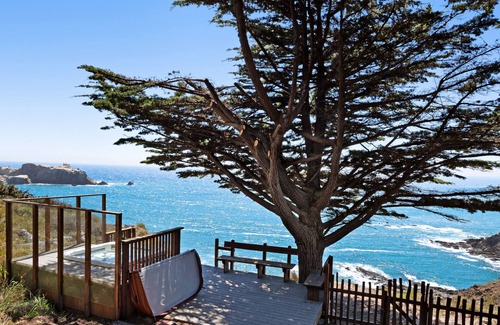 Gualala House | Elegantly updated home w/deck, fire pit, & private hot tub overlooking the ocean