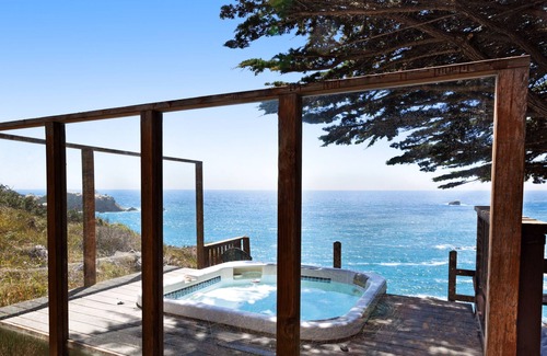 Gualala House | Elegantly updated home w/deck, fire pit, & private hot tub overlooking the ocean