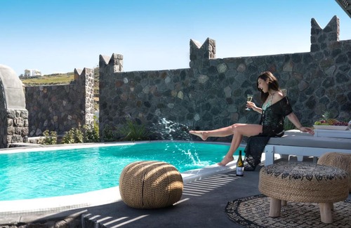 Akrotiri Hotel | Elements of Caldera Suites
