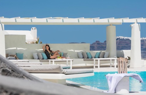 Akrotiri Hotel | Elements of Caldera Suites