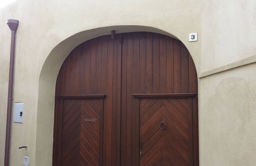 Monserrato House | Elengant typical house with garden, quiet zone, near beach and center city.