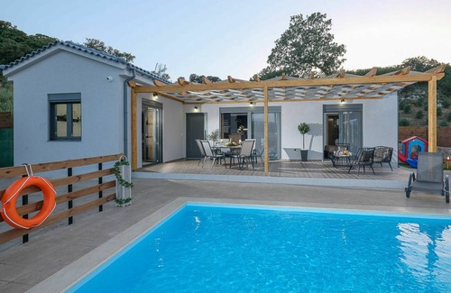 Monopari Villa | Eleonas 1.1