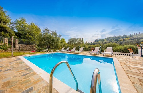 Ano Korakiana Villa | Eleonas: Elegant villa close to Ipsos, A/C, WiFi