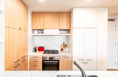 Heidelberg Heights Apartment | Elevated Escape - 2BR w Gym & Rooftop Spa