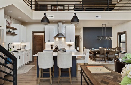 Red Lodge Apartment | Elevated experience tailored for outdoor enjoyment