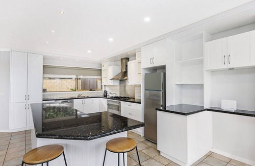 Warrnambool House | Elevated waterfront home, featuring both river and ocean views.