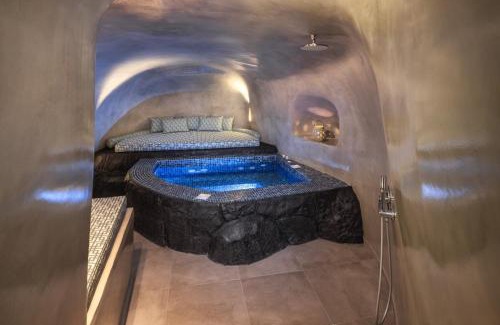 Messaria Apartment | Elia 2 bedroom cavehouse with indoor jacuzzi