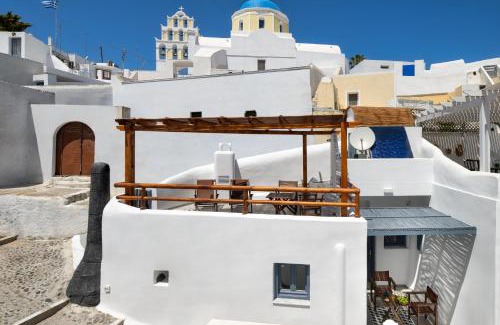 Messaria Apartment | Elia 2 bedroom cavehouse with indoor jacuzzi