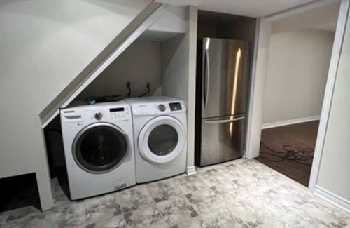 Halton Regional Municipality House | Elite BR, Free Parking/Wifi, TV Shared Suite