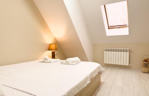 Plovdiv Center Apartment | Elite Business Residence with Free Gym Pass, Street Parking and Full Office Setup