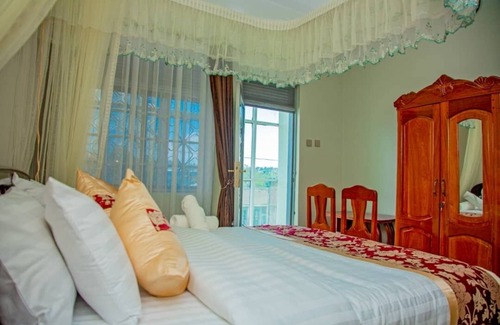 Bwera Hotel | Elite Peak Hotel