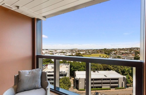 Greenlane - Ellerslie Apartment | Ellerslie Escape: 2BR + Balcony by Zodiak Stays