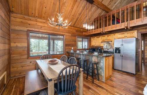 Walnut Mountain Cabin | Ellijay Mountain View Retreat|Fireplace|Patio|Mountain Top|Hot Tub|Game room