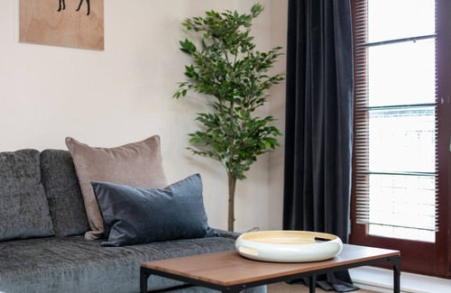 Ayr Apartment | Elliot Suite No7 - Donnini Apartments