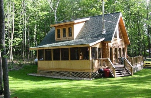 Traverse City House | Ellis Lake Resort - Redbud Lodge - Interlochen/Traverse City